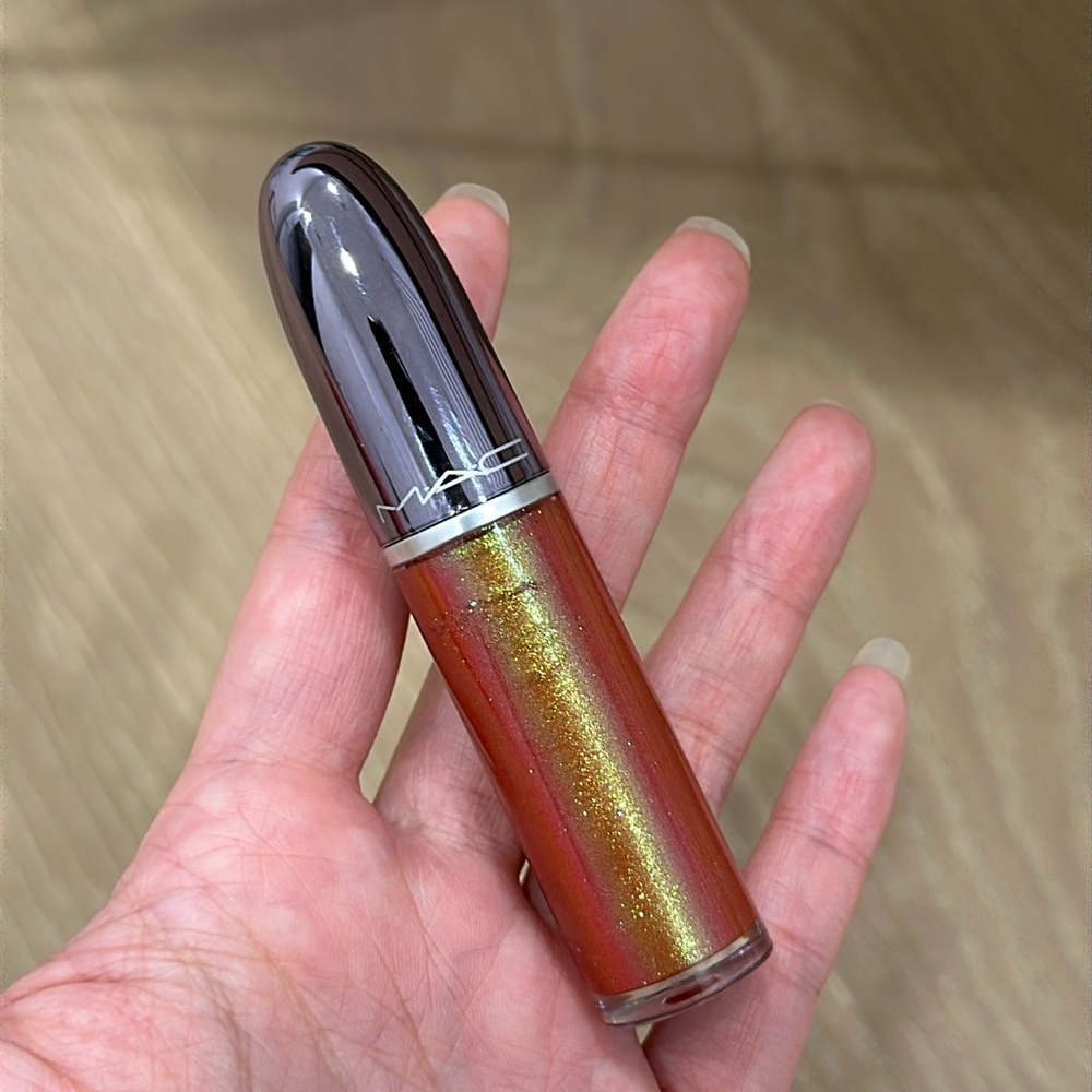 MAC Grand Illusion Liquid Lipcolour - Let’s Rock (Discontinued)